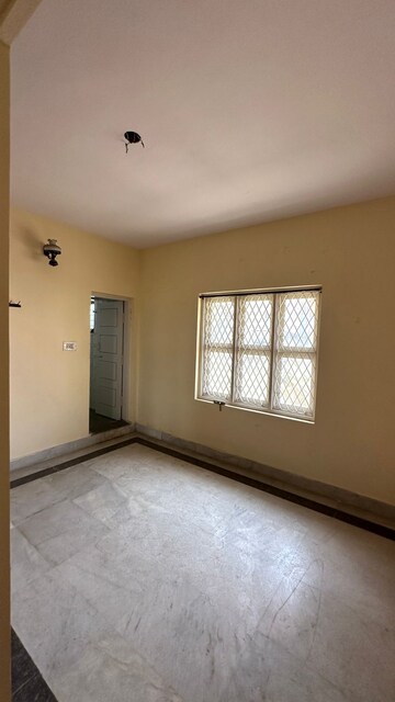 Room in 3.5 BHK Independent House at Sivanchetti Gardens – for Sale