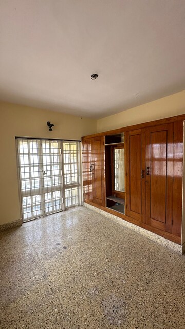 Room in 3.5 BHK Independent House at Sivanchetti Gardens – for Sale