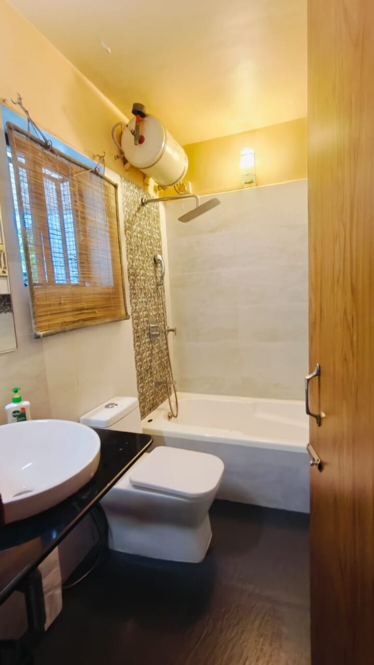 Attached Bathroom, clover-dale 3 Bedroom 1500 Sq.Ft. Apartment In Koregaon Park Pune 7993044