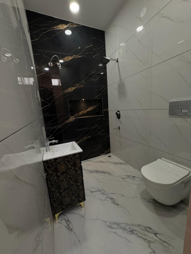 Attached Bathroom, dhandra 3 Bedroom 2000 Sq.Ft. Independent House In Dhandra Ludhiana 7993137