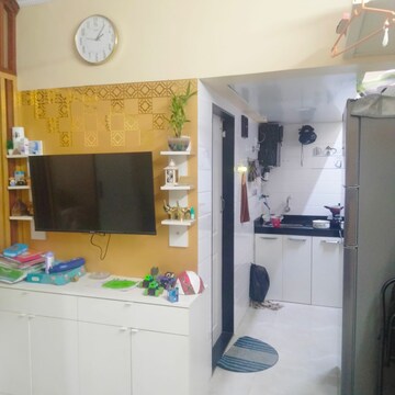 Room in 1 RK Apartment at Royal Palms Piccadilly Condos, Goregaon East – for Sale