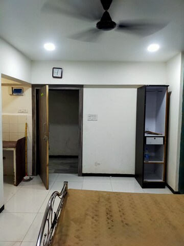 Room in 1 RK Apartment at Royal Palms Piccadilly Condos, Goregaon East – for Rent