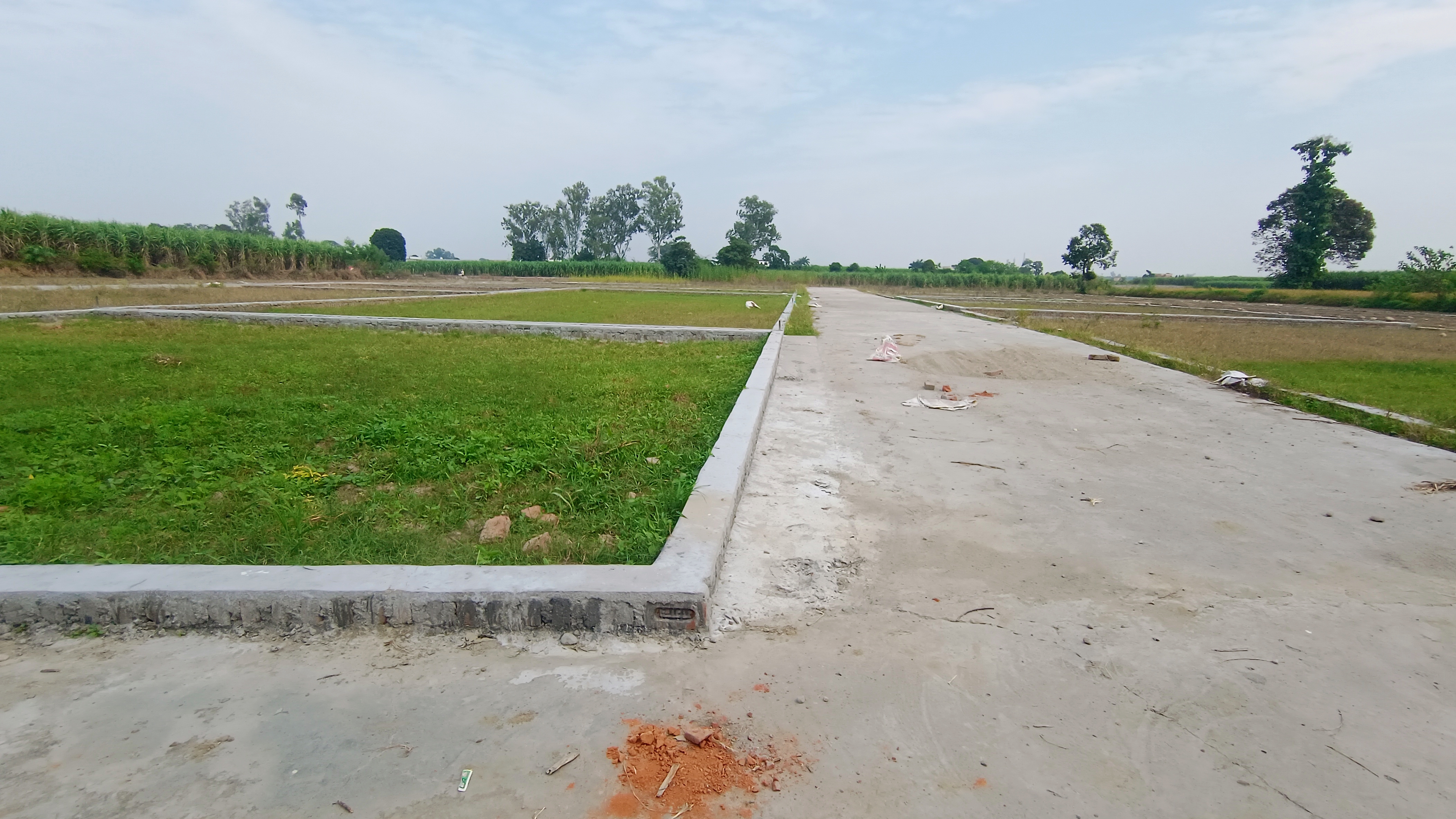 Plot For Sale in Bhakti Kunj