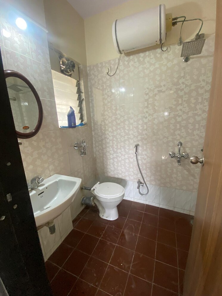 Bathroom, green-hills 1 Bedroom 525 Sq.Ft. Apartment In Kandivali East Mumbai 7993313