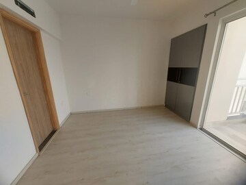 Room in 3 BHK Apartment at M3M Marina, Sector 68 – for Rent