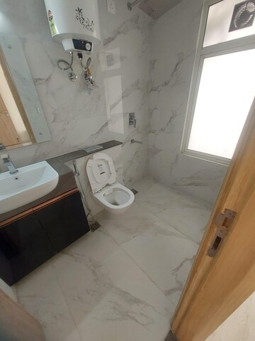 Bathroom in 3 BHK Apartment at M3M Marina, Sector 68 – for Rent