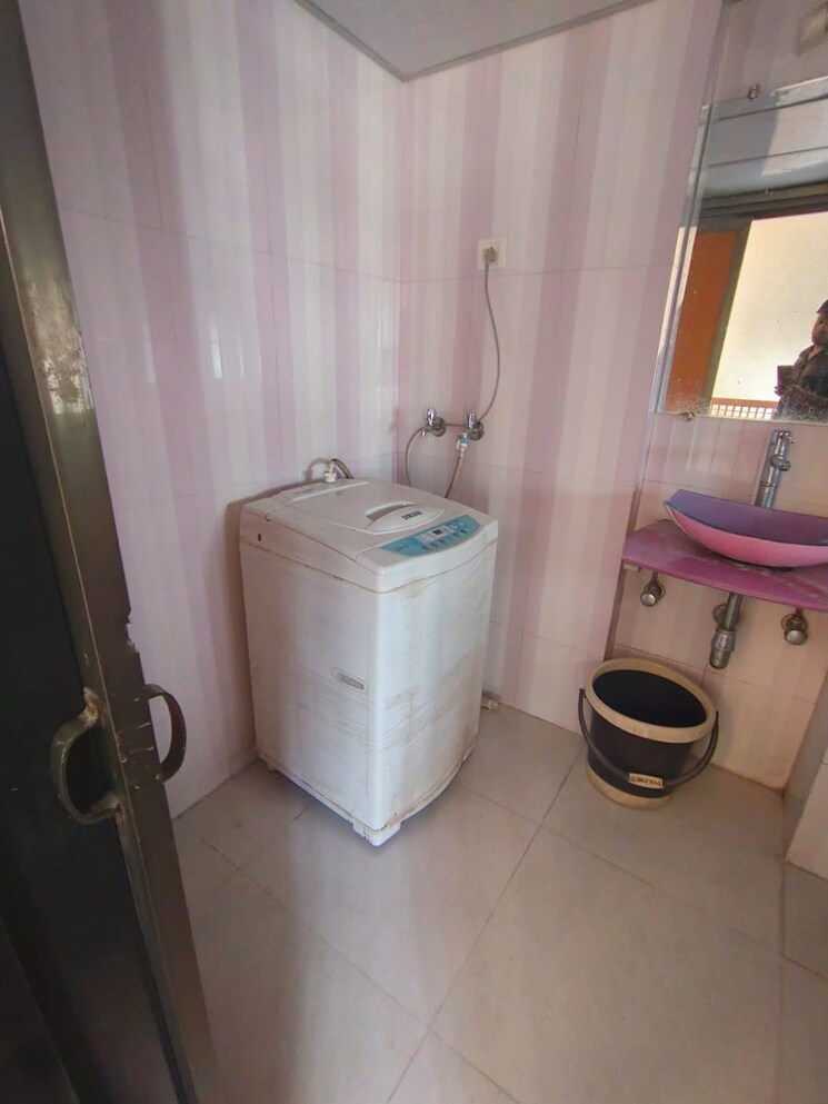 Bathroom, royal-palms 2 Bedroom 842 Sq.Ft. Apartment In Goregaon East Mumbai 7991740