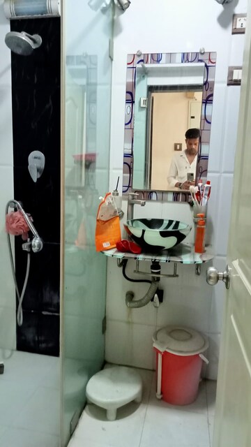 Bathroom in 3 BHK Apartment at Summit Apartment, Goregaon East – for Rent