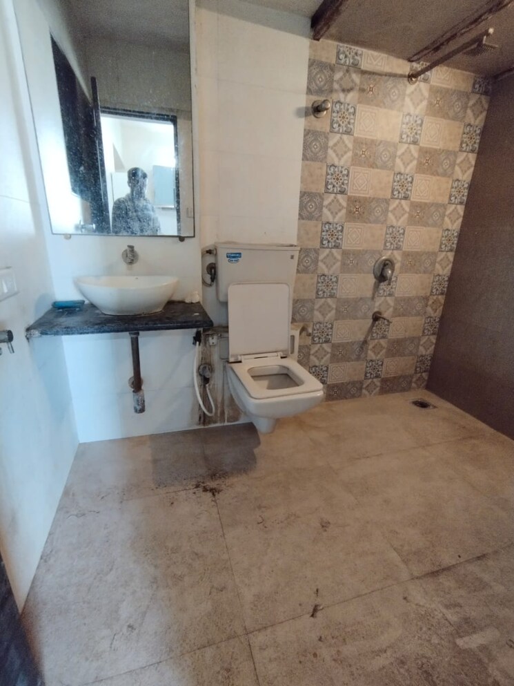 Bathroom, royal-palms-garden-view 2 Bedroom 974 Sq.Ft. Apartment In Goregaon East Mumbai 7989738