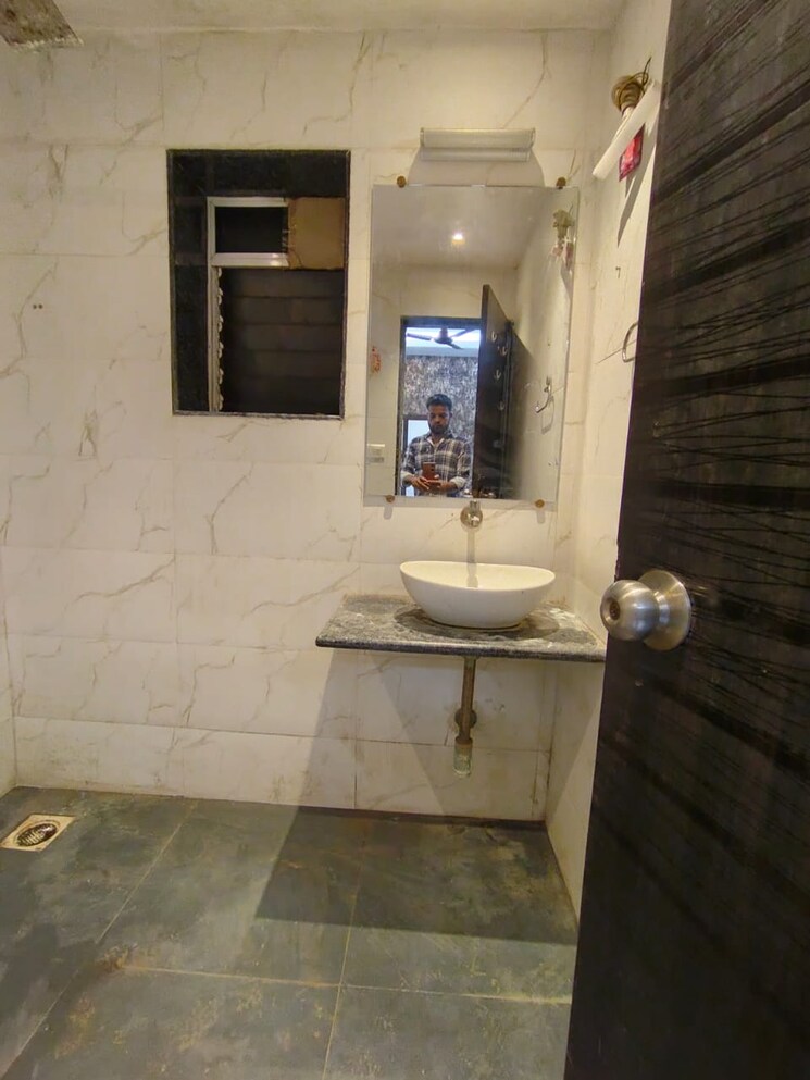 Bathroom, royal-palms-garden-view 2 Bedroom 974 Sq.Ft. Apartment In Goregaon East Mumbai 7989738