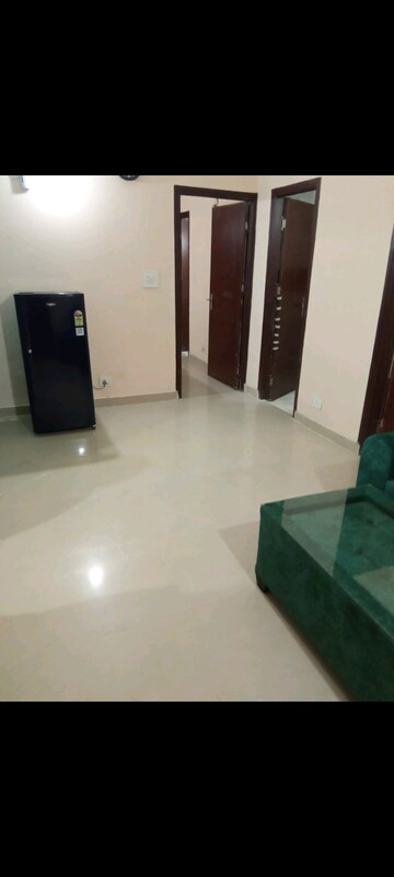 Room in 2 BHK Apartment at Sector 16b Greater Noida – for Rent