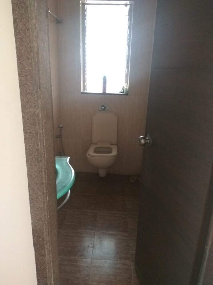 Bathroom, new-bhoomi-park 1 Bedroom 630 Sq.Ft. Apartment In Malad West Mumbai 7993655
