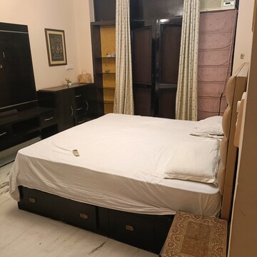 Bedroom in 3 BHK Apartment at Army Sispal Vihar, Sector 49 – for Rent
