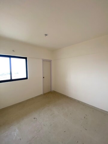 Room in 1 BHK Apartment at Runwal Gardens, Dombivli East – for Rent