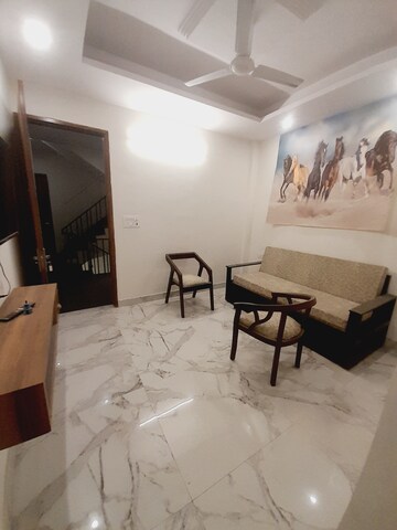 Master Bedroom in 1 BHK Builder Floor at DLF City Phase III, Sector 24 – for Rent