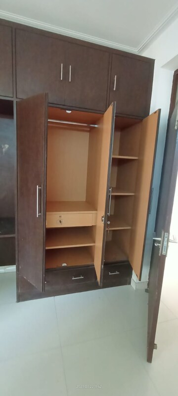 Furnished Amenities in 3.5 BHK Apartment at Purvanchal Royal Park, Sector 137 – for Rent