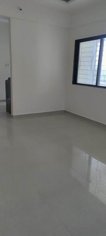 Room in 2 BHK Apartment at Mahindra Royale, Pimpri – for Rent