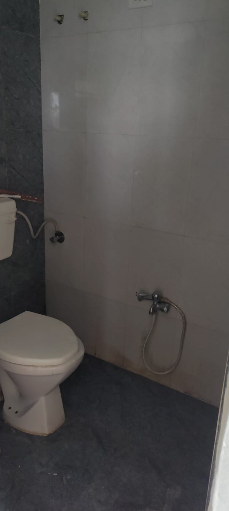 Bathroom, mahindra-royale 2 Bedroom 1000 Sq.Ft. Apartment In Pimpri Pune 7994005