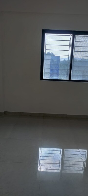 Room in 2 BHK Apartment at Mahindra Royale, Pimpri – for Rent