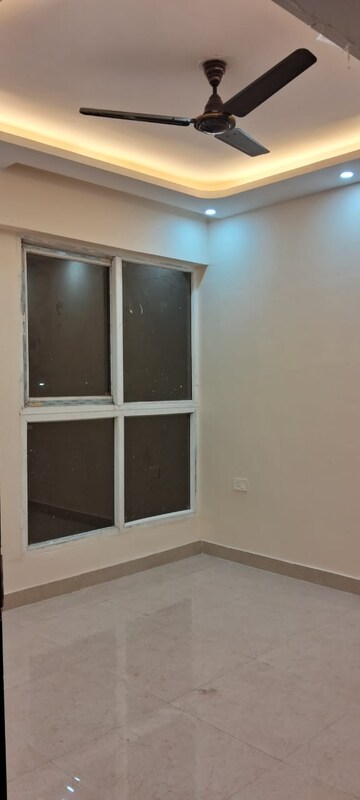 Furnished Amenities in 2 BHK Apartment at Signature Global Proxima, Sector 89 – for Rent