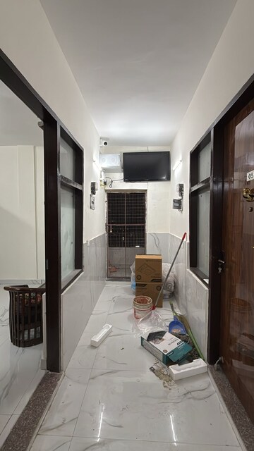 Bathroom in 1 BHK Builder Floor at DLF City Phase III, Sector 24 – for Rent