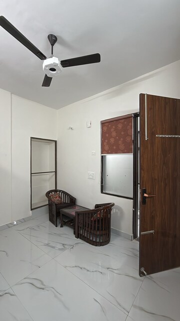 Living Room in 1 BHK Builder Floor at DLF City Phase III, Sector 24 – for Rent
