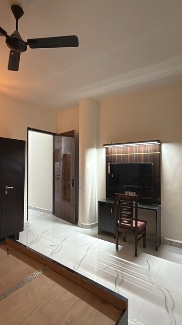 Living Room in 1 BHK Builder Floor at DLF City Phase III, Sector 24 – for Rent
