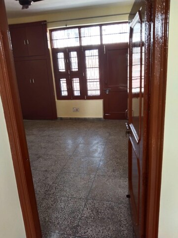 Room in 4 BHK Apartment at Sector 15 – for Sale