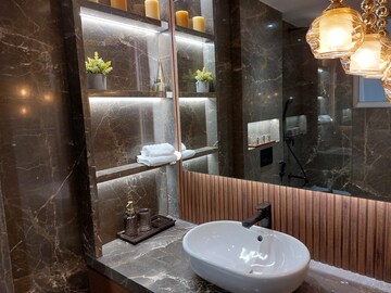 Bathroom in 3 BHK Apartment at Lokhandwala Octacrest, Kandivali East – for Sale