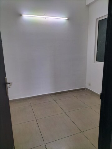 Room in 4 BHK Apartment at Sector 15 – for Sale