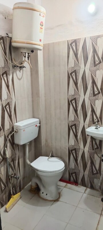 Bathroom in Studio Builder Floor at DLF City Phase III, Sector 24 – for Rent