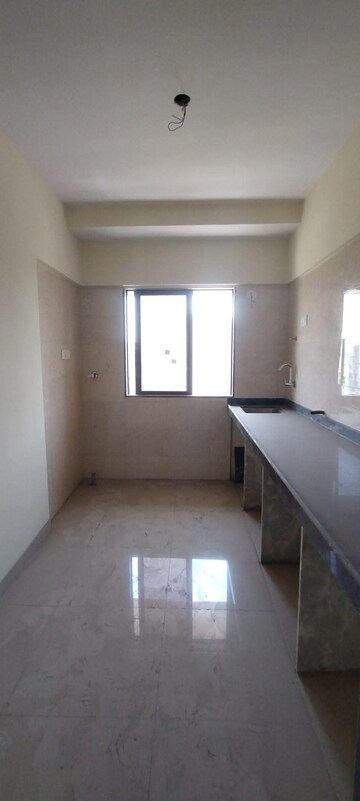 Room in 1 BHK Apartment at Tilak Nagar Building, Tilak Nagar – for Sale