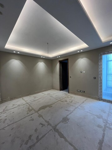 Room in 4 BHK Apartment at Sector 15 – for Sale