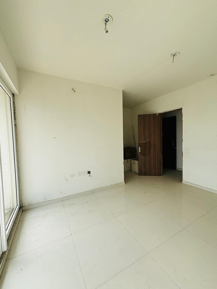 Room, adharwadi 5 Bedroom 2200 Sq.Ft. Apartment In Adharwadi Thane 7994675