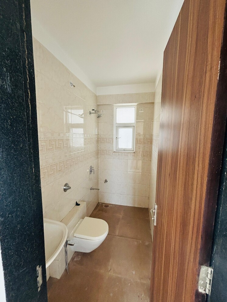 Bathroom, adharwadi 5 Bedroom 2200 Sq.Ft. Apartment In Adharwadi Thane 7994675
