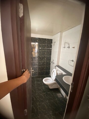 Kitchen in 3 BHK Builder Floor at BPTP Parkland Pride, Sector 77 – for Sale