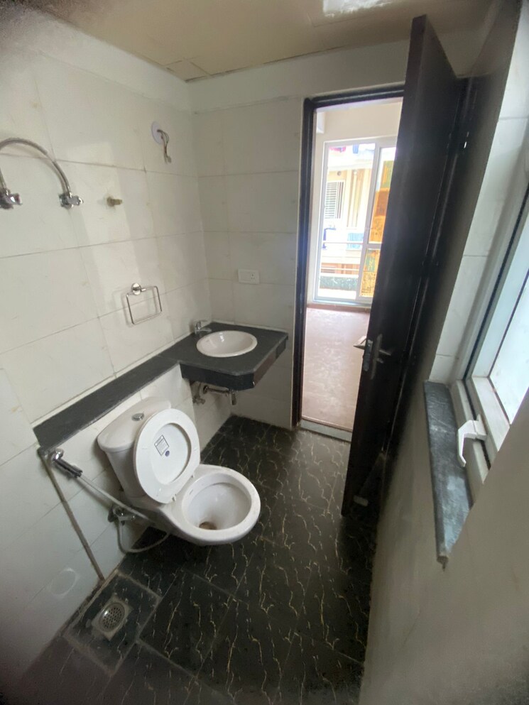 Bathroom, bptp-parkland-pride 3 Bedroom 190 Sq.Yd. Builder Floor In Sector 77 Faridabad 7994662
