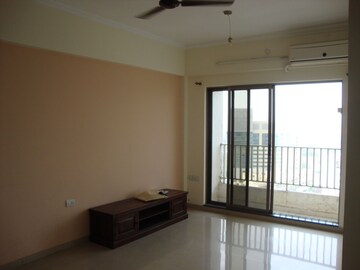 Room in 2 BHK Apartment at Rajkamal Heights, Parel – for Rent