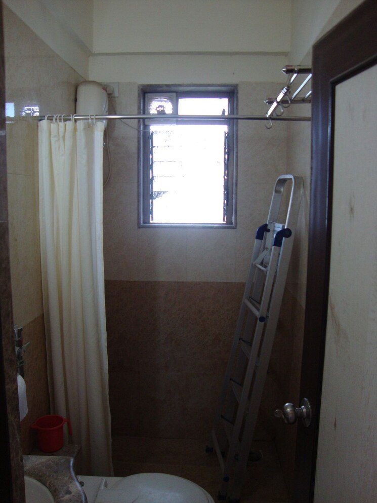 Bathroom, rajkamal-heights 2 Bedroom 950 Sq.Ft. Apartment In Parel Mumbai 7994853