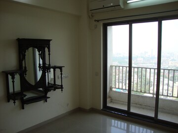 Room in 2 BHK Apartment at Rajkamal Heights, Parel – for Rent