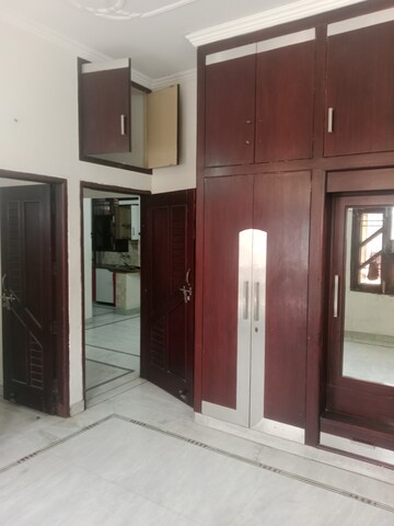 Room in 2 BHK Builder Floor at Ansals Sushant City – for Rent