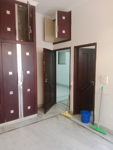 Room in 2 BHK Builder Floor at Ansals Sushant City – for Rent