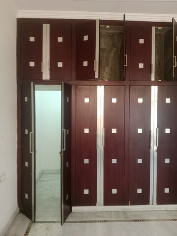 Room in 2 BHK Builder Floor at Ansals Sushant City – for Rent