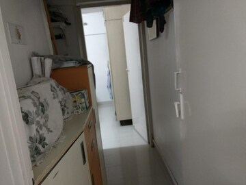 Master Bedroom in 2 BHK Apartment at Marathon Monte South, Byculla West – for Rent