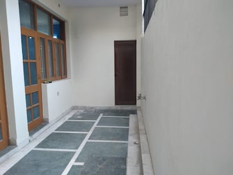 2 BHK Builder Floor For Rent in RWA Apartments Sector 71 Sector 71 Noida  7995043