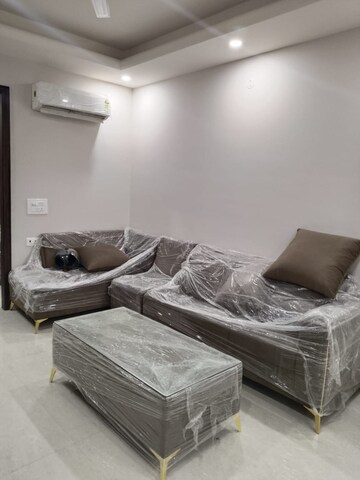 Living Room in 2 BHK Builder Floor at Sector 40 – for Rent