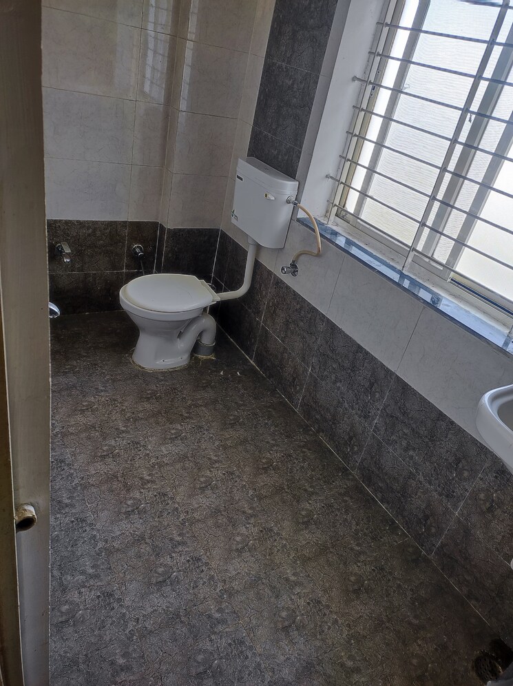 Bathroom, salaiya 4 Bedroom 3385 Sq.Ft. Apartment In Salaiya Bhopal 7995027
