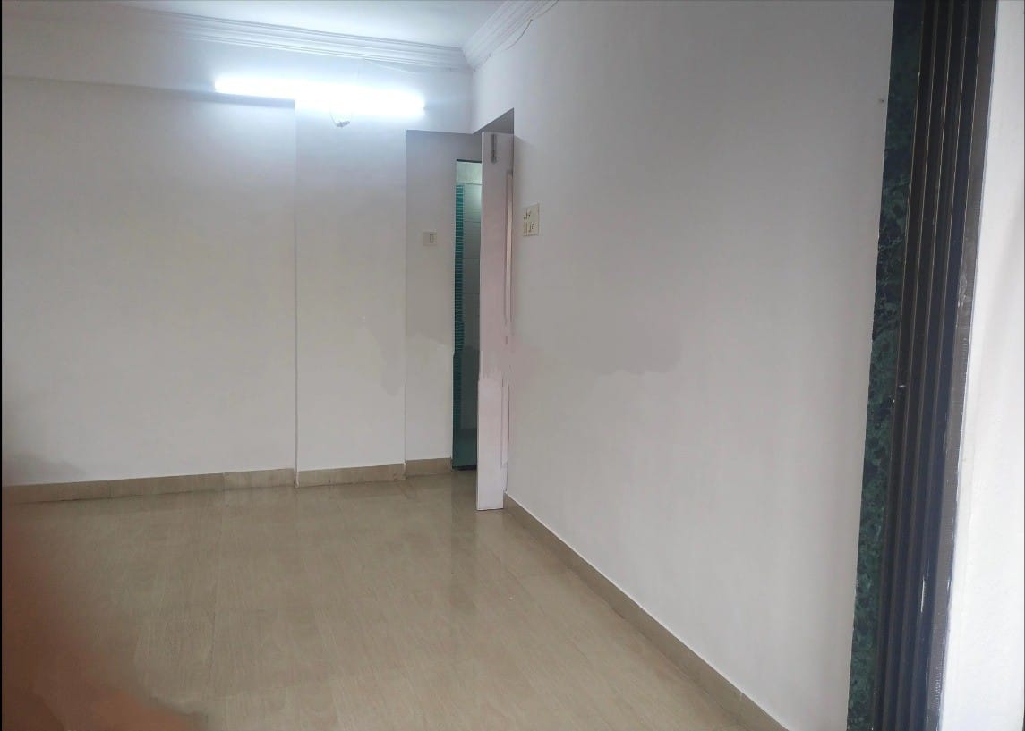 2 BHK Apartment For Sale in Greenland CHS