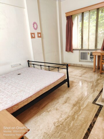 Bedroom in 1 BHK Apartment at Bandra West – for Rent