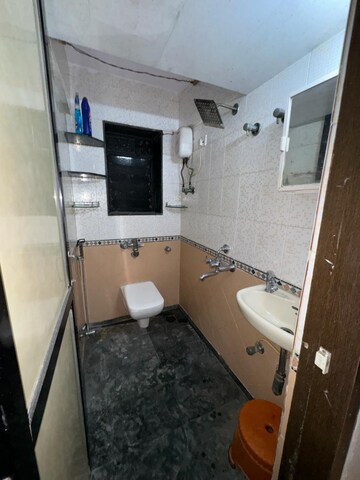 Master Bedroom in 1 BHK Apartment at Sai Nidhi Apartment, Chembur – for Rent